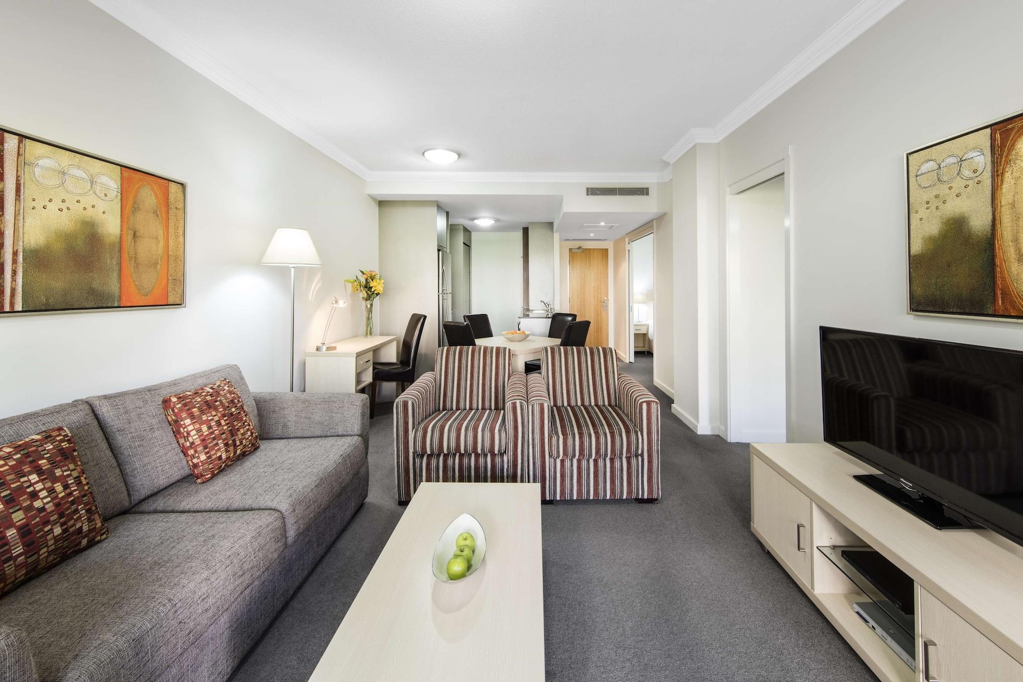 Oaks Brisbane Mews Suites Exterior photo