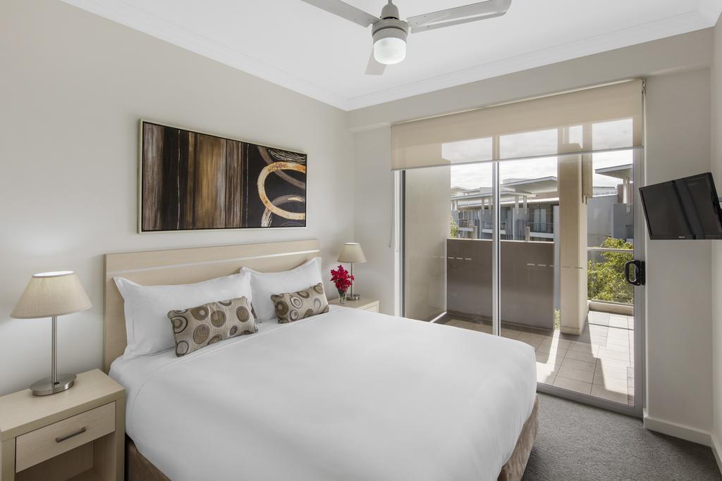 Oaks Brisbane Mews Suites Exterior photo