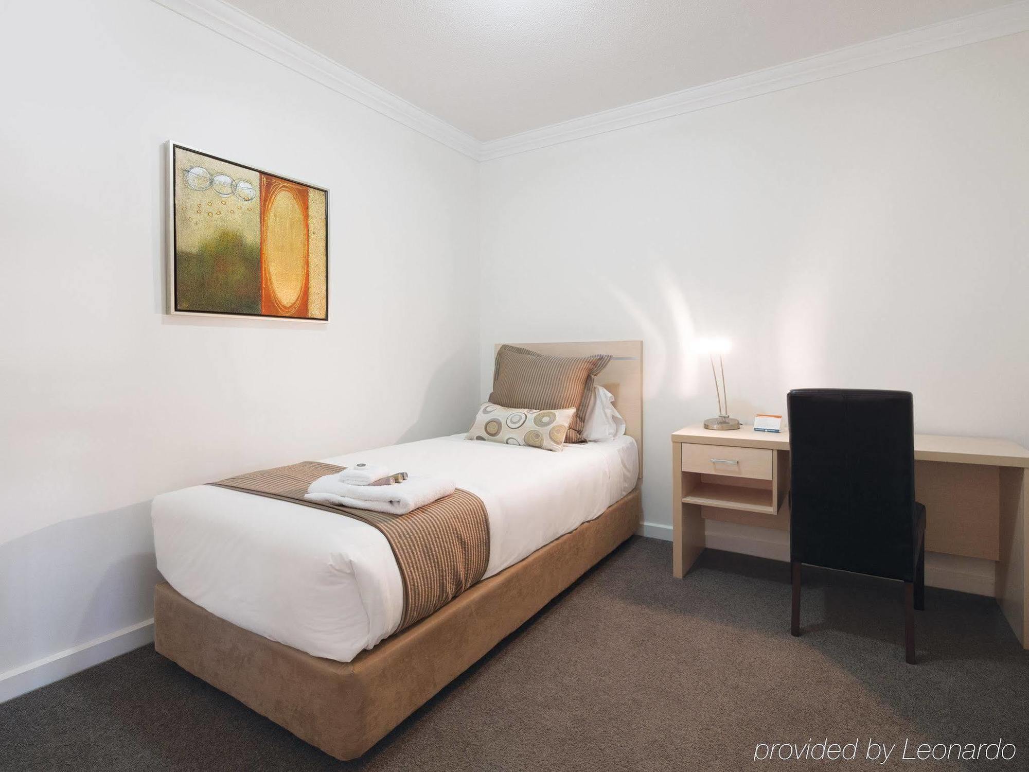 Oaks Brisbane Mews Suites Exterior photo