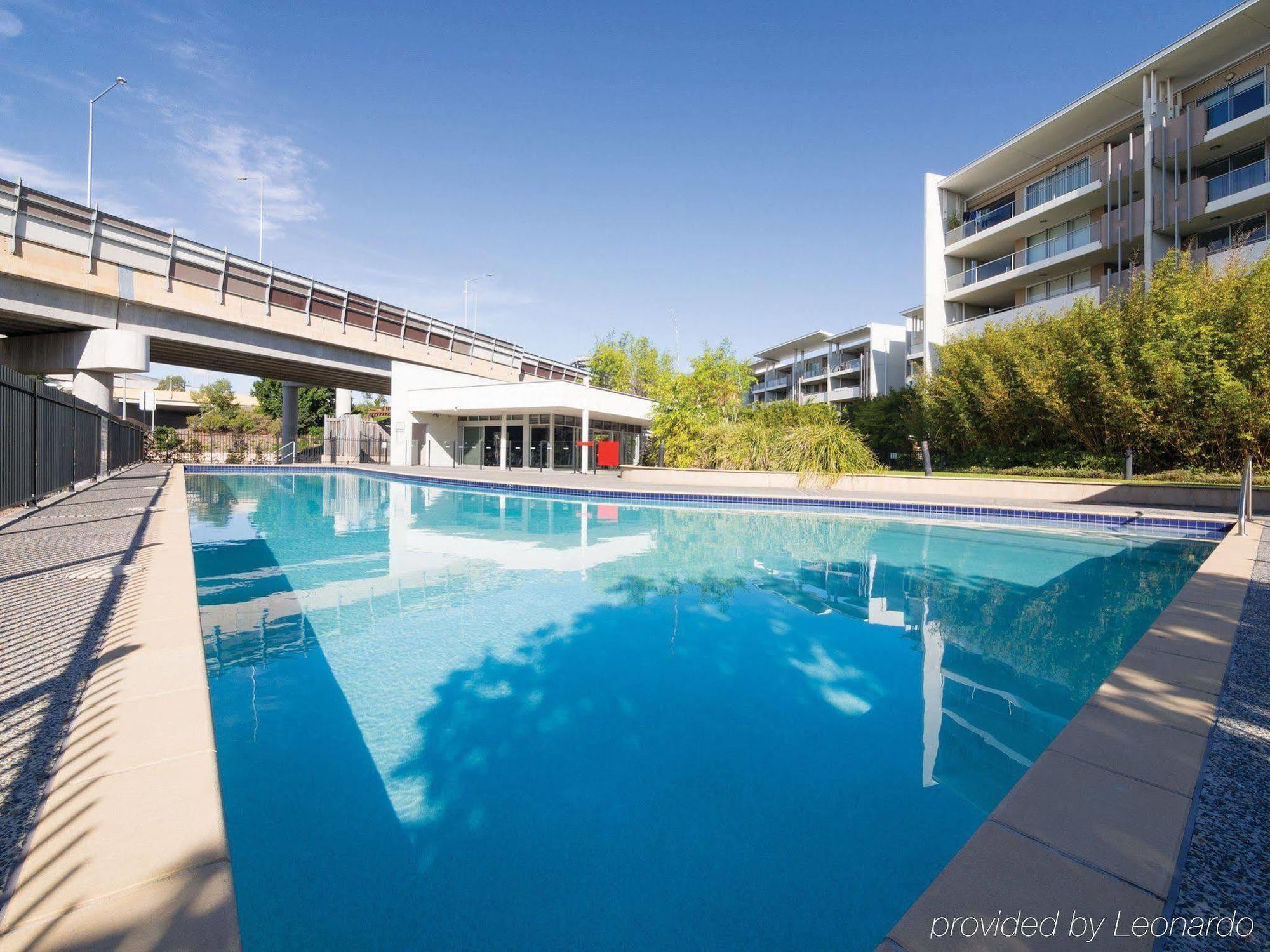 Oaks Brisbane Mews Suites Exterior photo