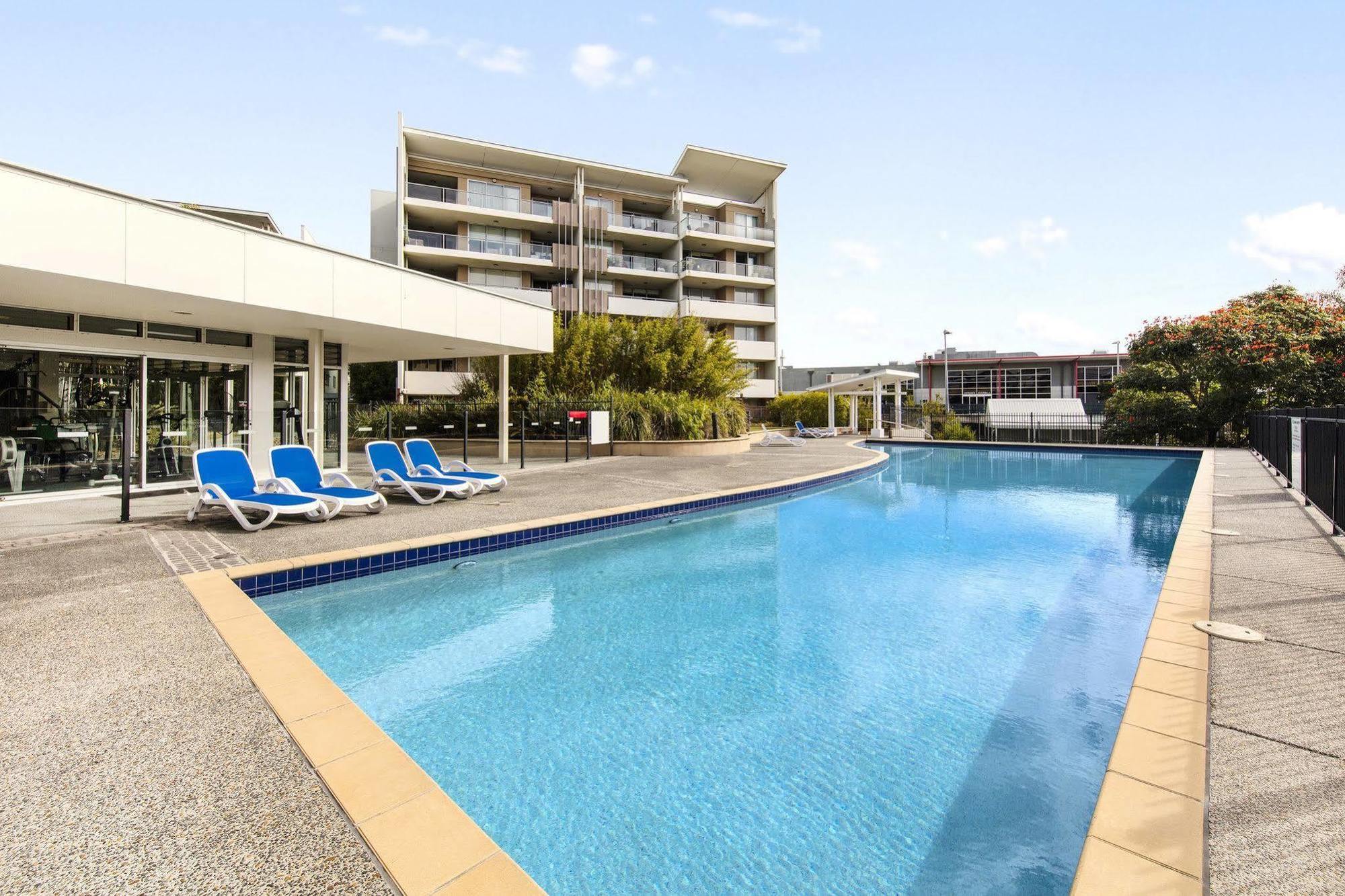 Oaks Brisbane Mews Suites Exterior photo