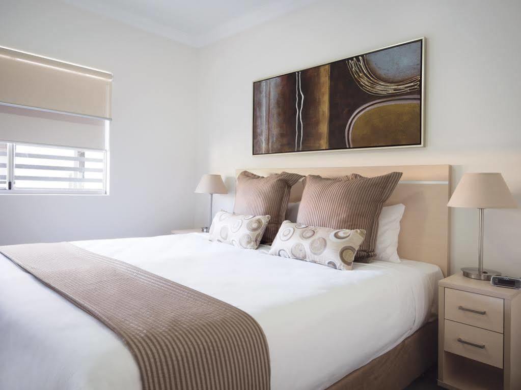 Oaks Brisbane Mews Suites Exterior photo